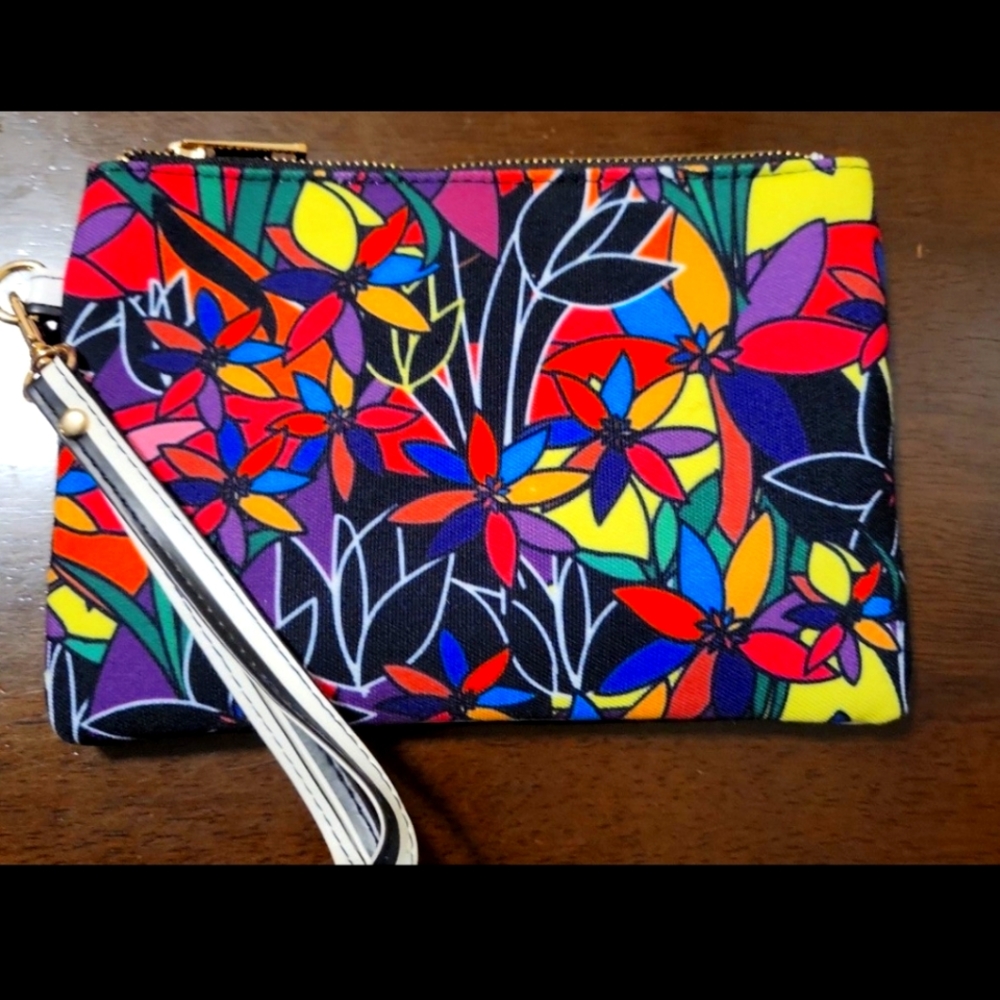 Amma Jo La Fleur Wristlet